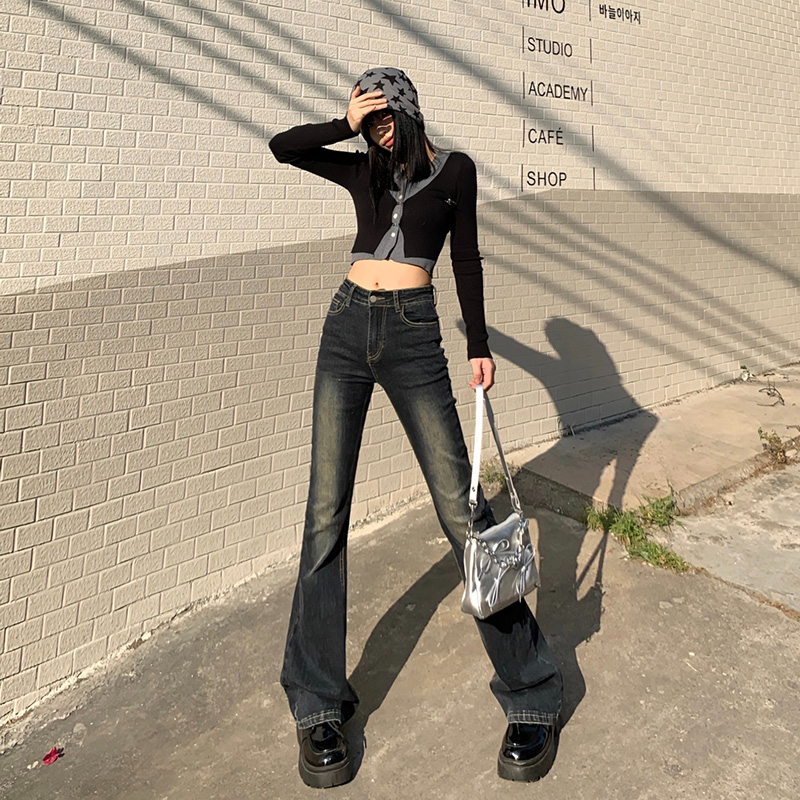實拍2024早春新款水泥灰辣妹微喇彈力牛仔褲女