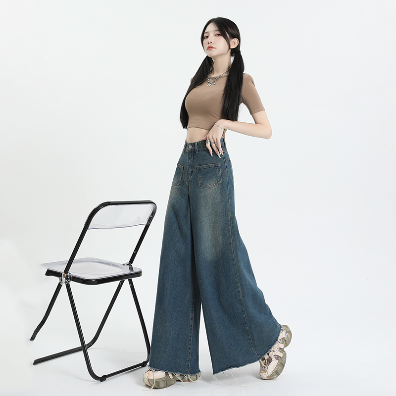 Real shot of 2024 early spring internet celebrity street jeans skirt for women, loose Hong Kong style straight pants with design