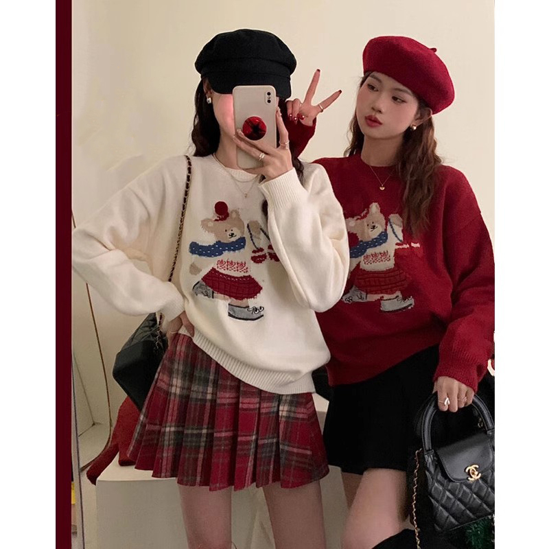 本命年過年聖誕紅色刺繡小熊圓領套頭毛衣女秋冬季加厚外穿針織衫