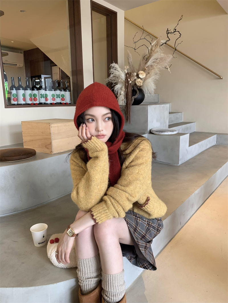 Actual shot of retro contrasting small lapel sweater, American retro plaid midi skirt suit