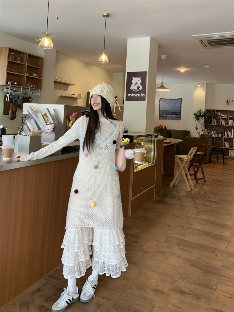 Real shot of colorful polka-dot white apricot sweater, short skirt, turtleneck bottoming shirt, lace wide-leg pants suit