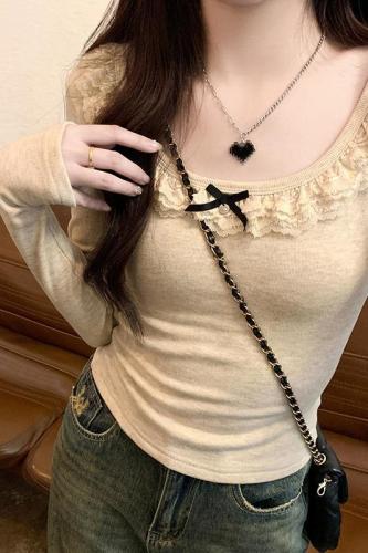 Real shot of sweet style lace stitching round neck bottoming shirt for women in spring with unique bow and elegant top