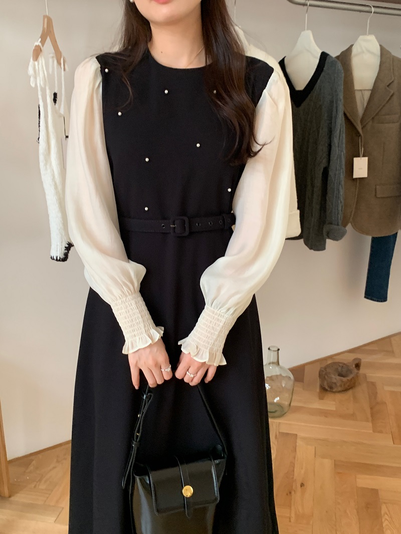 Actual shot of Korean-style elegant pearl beading embellished with contrasting color splicing sleeves and slimming mid-length dress