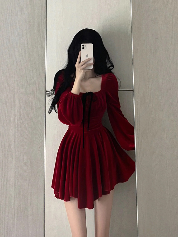 Small, high-end, ladylike, elegant, red skirt, velvet mini dress, princess dress, autumn clothing for women