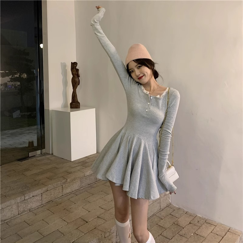 Design niche black slim long-sleeved dress for women in spring small A-line skirt waist slimming skirt