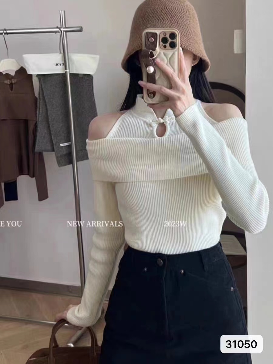 New Chinese style plate button sweater for women 2024 spring and autumn new style high-end off-shoulder fake two-piece slim fit top