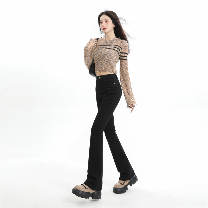Actual shot of 2024 early spring bell-bottoms for women, high-waisted slimming autumn jeans for small people