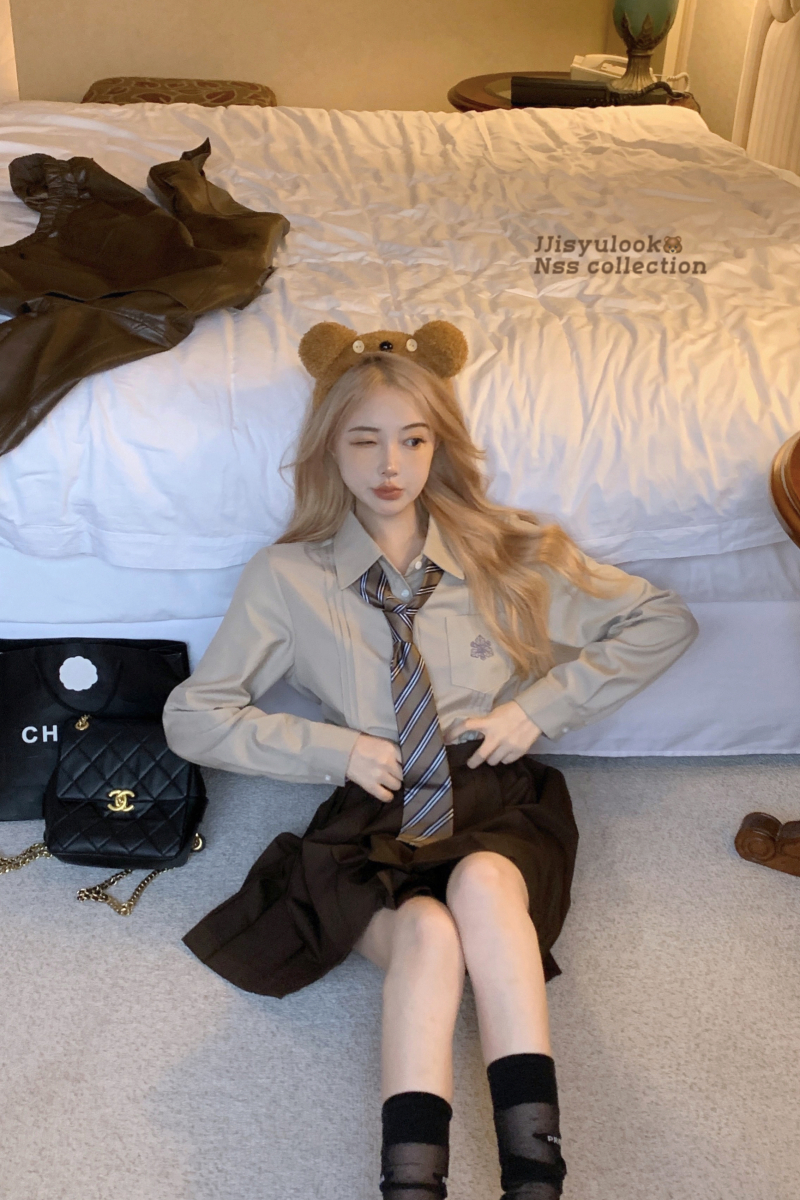 Real shot jk uniform suit Japanese college style jk short long sleeve shirt milk tea color pleated skirt