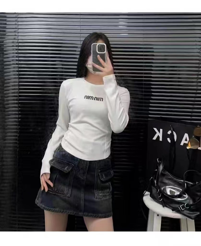 Spring and Autumn 2024 niche long-sleeved T-shirts for women, chic slim short tops, casual bottoming shirts