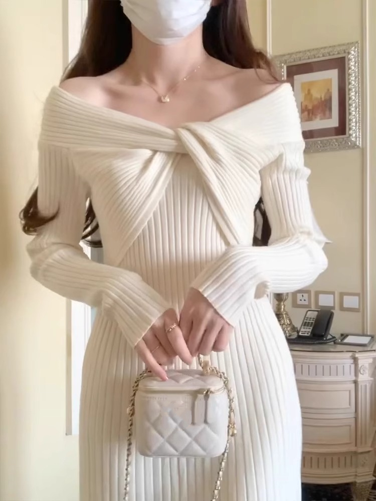 One-shoulder knitted sweater dress for women in autumn and winter for small people, bottoming, slim-fitting hip skirt, mid-length skirt