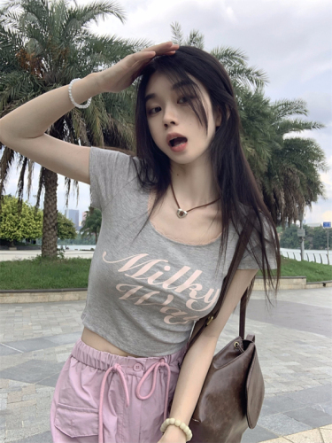 Fake petite short style hot girl's sweet summer temperament versatile round neck lace knitted short-sleeved top slim fit