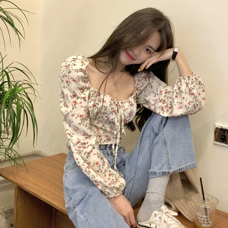 設計感短款上衣女裝春秋季2024新款法式碎花方領泡泡長袖襯衫