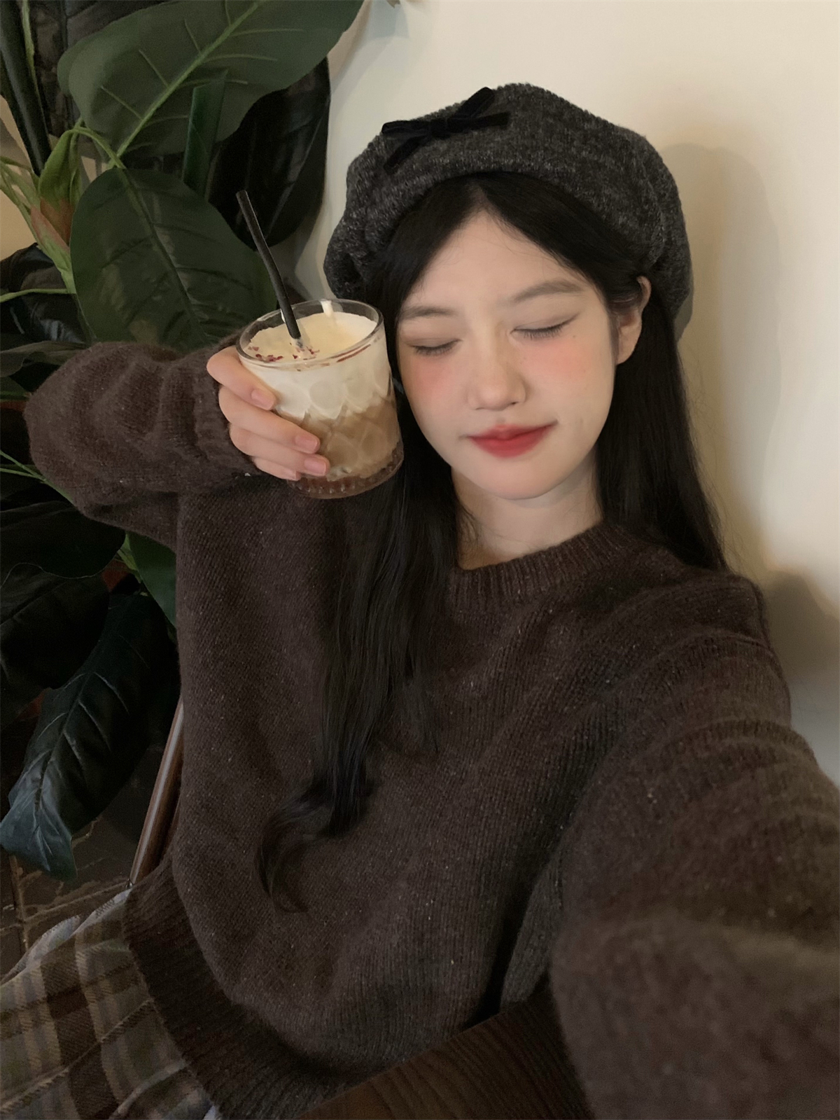 Real shot of #Maillard wearing a lazy style loose knitted sweater for women in autumn and winter