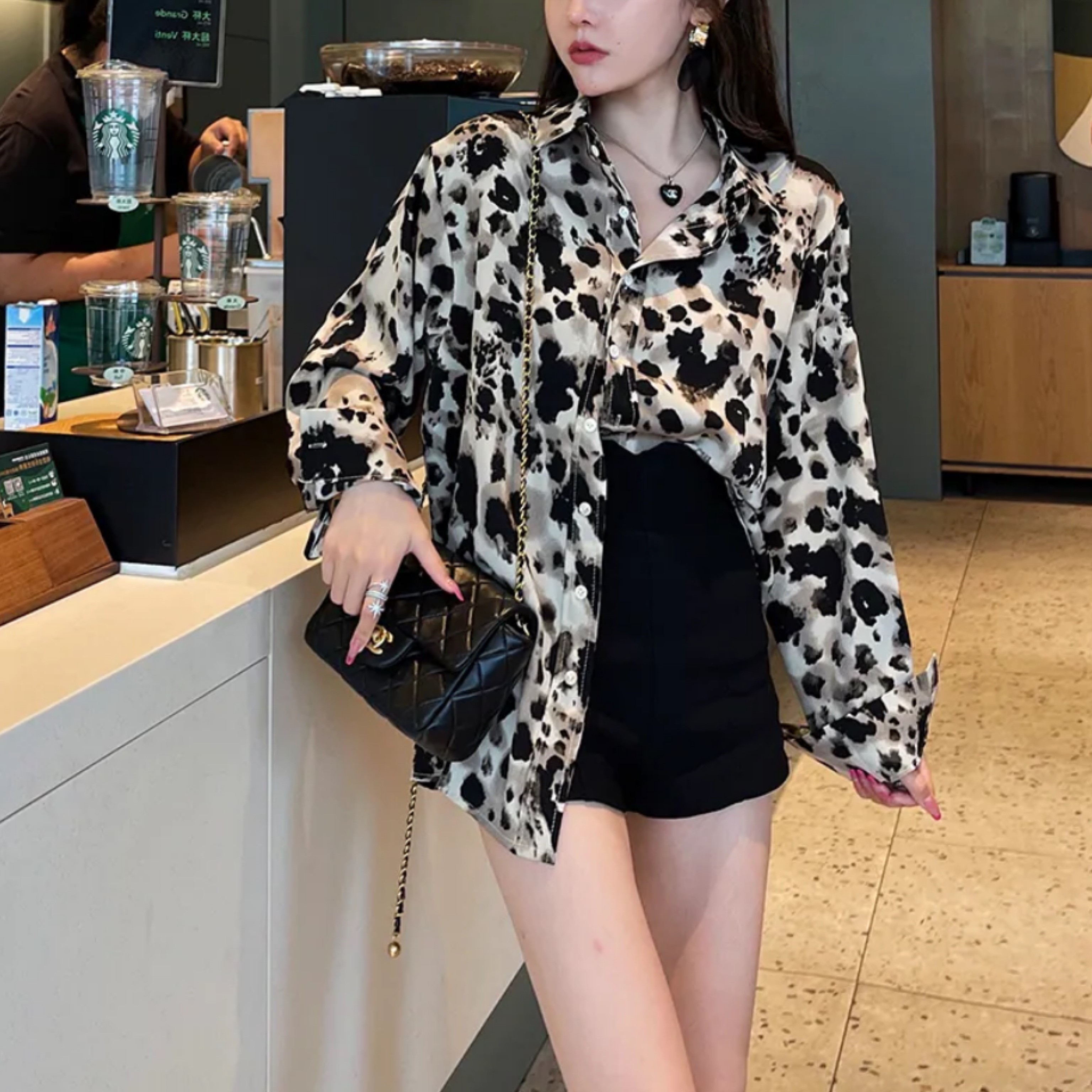豹紋襯衫女新款2024年春款長袖翻領復古港風設計感小眾輕熟襯衣
