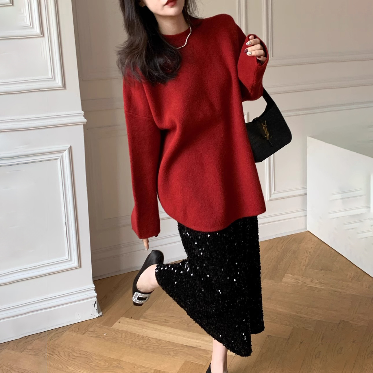 In late autumn and winter, a complete set of fragrant red New Year clothes for small women, skirt suit and New Year shirt.