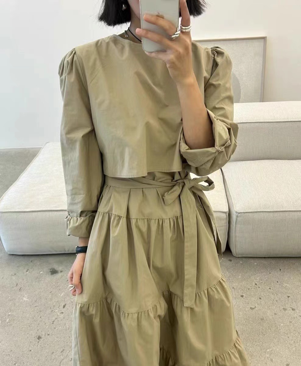 South Korea's Dongdaemun Spring New Fake Two-piece Round Neck Waist Slimming Dress