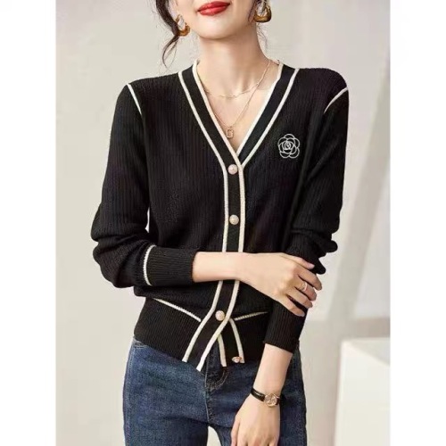2024 Spring and Autumn New Style Small Fragrance V-neck Contrast Color Camellia Wool Knitted Cardigan Top for Women