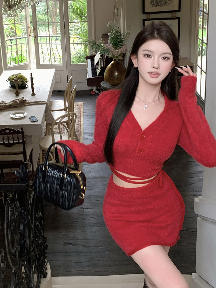 Real time waist strap sweater set