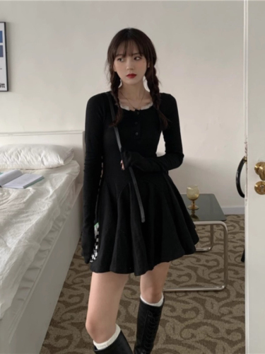 Design niche black slim long-sleeved dress for women in spring small A-line skirt waist slimming skirt