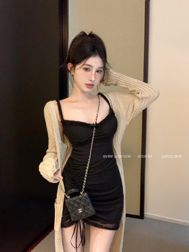 Real shot of Gentle and Pure Desire long knitted cardigan + Pure Desire waist-cinching celebrity tube top pleated butt-covering dress