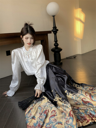 Actual shot of new Chinese style Chinese style tassel button-up shirt + printed horse face skirt suit