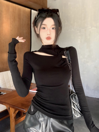 Actual shot of twisted hollow half turtleneck T-shirt for women, long-sleeved inner layered shirt, slim fit top
