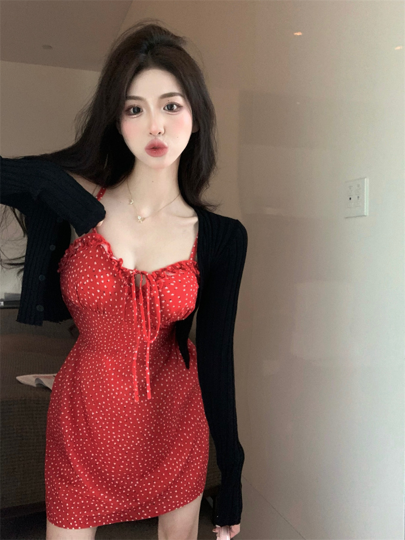 實拍 偷偷藏不住紅色波點連衣裙性感辣妹吊帶碎花裙
