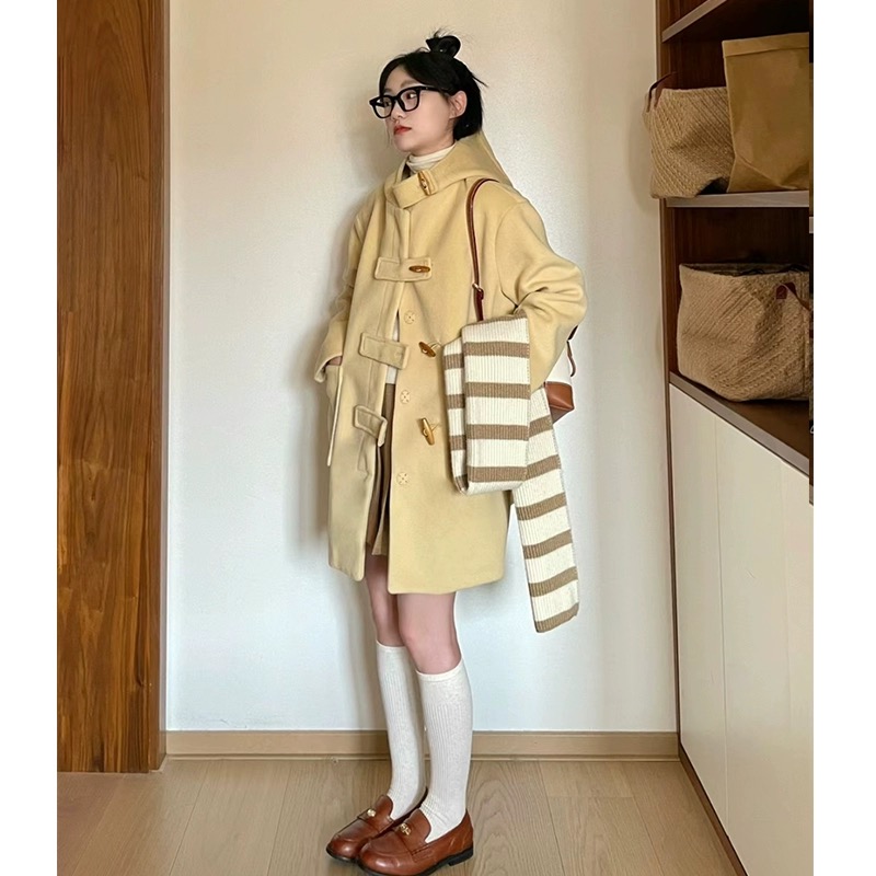 High quality 2024 this year's popular new horn button woolen coat women's woolen coat small thickened