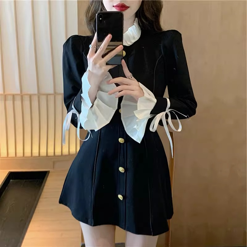 French retro bottoming dress for women autumn and winter 2024 new style slimming annual party date Hepburn style little black dress