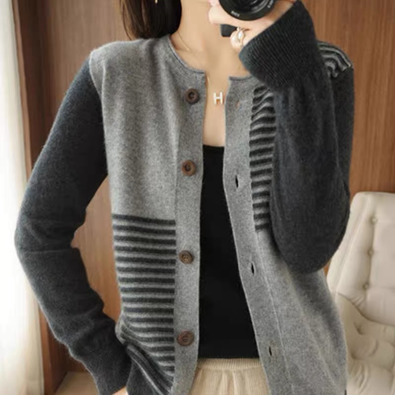 2024 early spring and autumn new round neck knitted cardigan women's short striped sweater loose knitted sweater thick coat