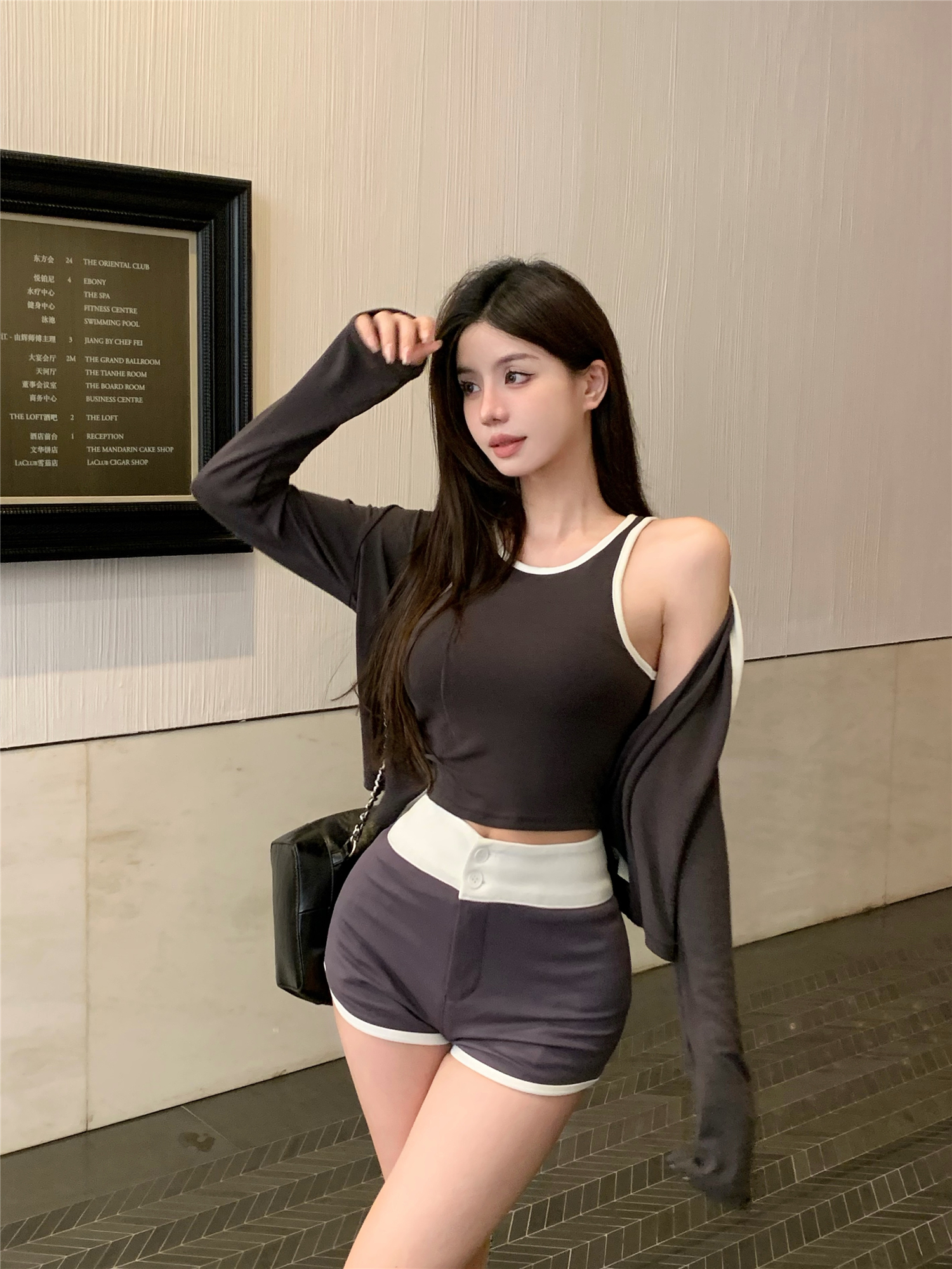 Real shot ~ French style color-blocked waist T-shirt cardigan long-sleeved autumn sexy hot girl contrasting color shorts three-piece set