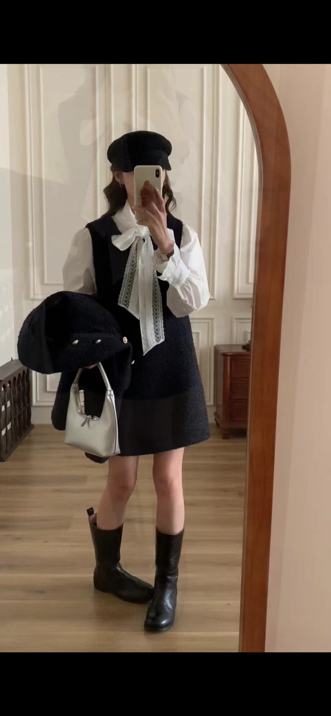 愛西里富家千金風亮絲背心裙2024春法式小香風設計方領背心兩件套
