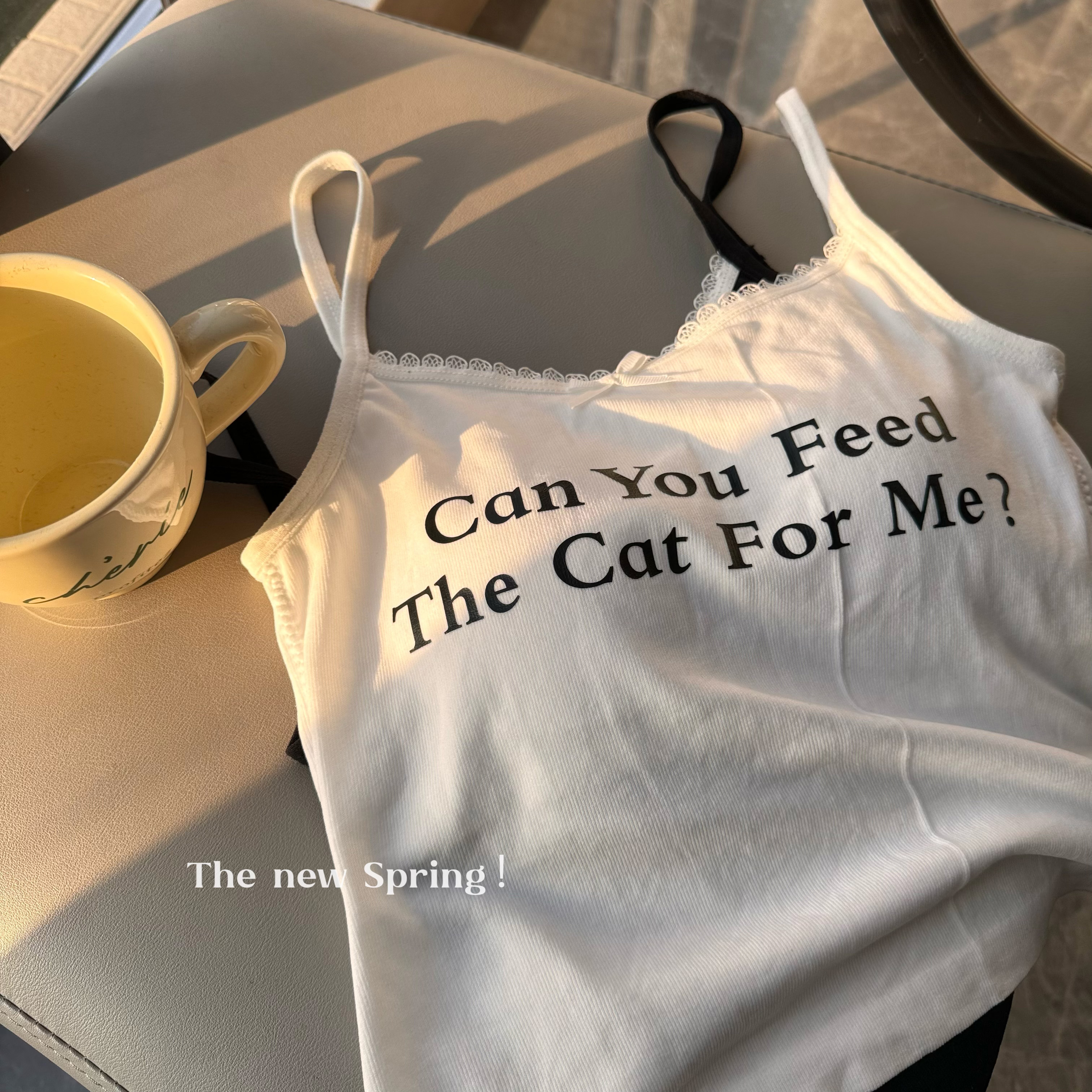 Real shot of spring and summer printed lace edge with small camisole tank top for women's slim fit, beautiful back, and strapping for external wear