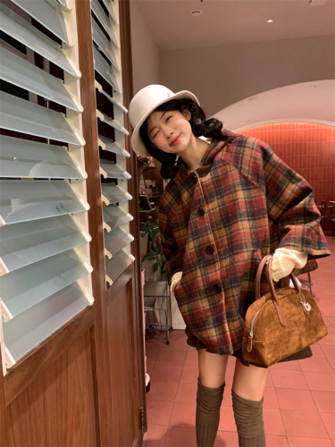 Actual shot~~New winter velvet and thickened plaid woolen cape coat~