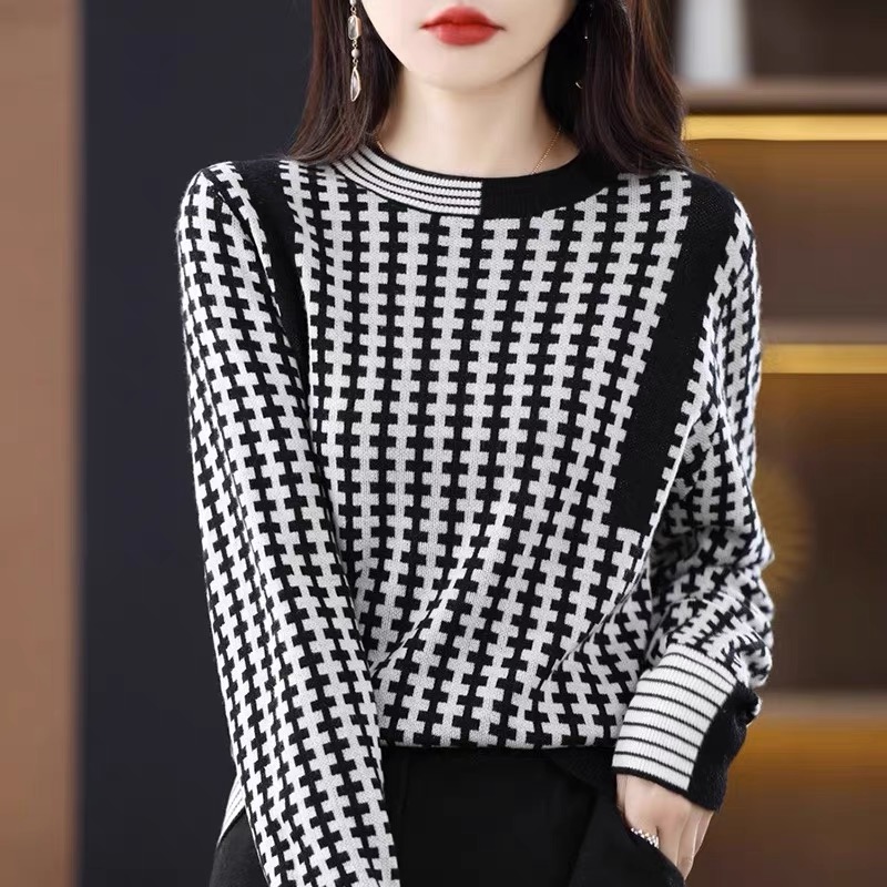 2024春季新款千鳥格羊毛衫女休閒設計感小眾圓領寬鬆毛衣打底衫潮