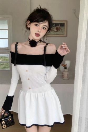 Real shot of one-shoulder long-sleeved knitted suspender dress spring 2024 new style waist A-line skirt small fragrant style