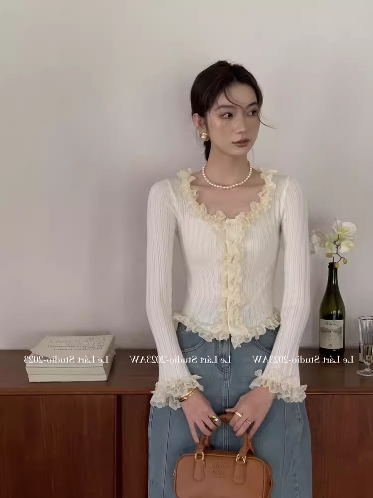 Beautiful French lace earrings knitted sweater with coat in autumn and winter hot girl slim sweater bottoming shirt top