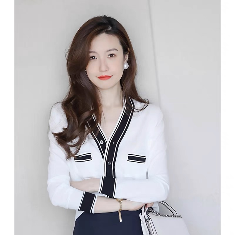 2024 Spring and Autumn Thin Pure Wool Knitted Cardigan Women's Short Sweater Jacket Slim V-neck Long Sleeve White Outerwear