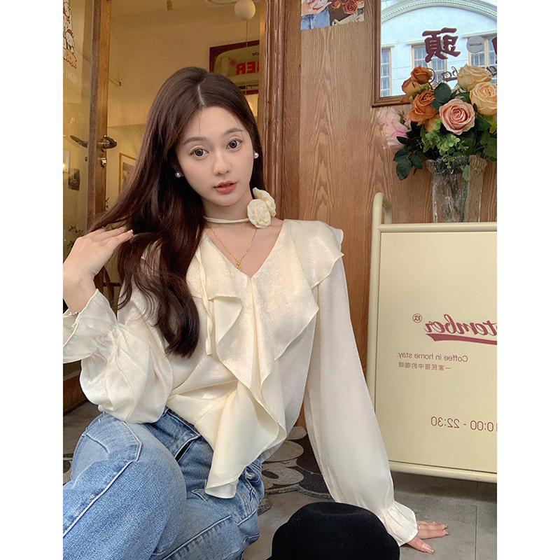 實拍 法式輕奢緞面v領荷葉邊襯衫女新款小眾喇叭袖上衣
