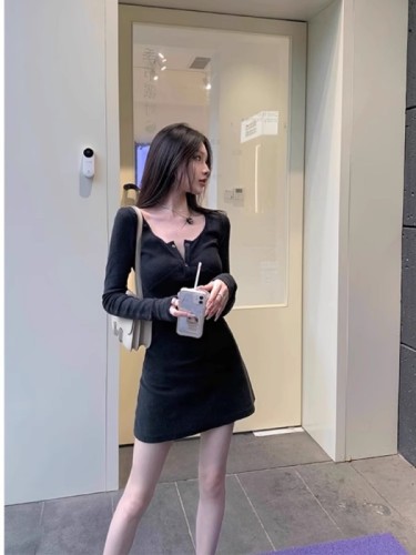 2024 Spring Black Long Sleeve Knitted Dress Female Small Slim Fit Sexy Hot Girl Temperament Bottoming Skirt