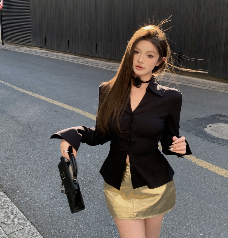 實拍 黑白兩色後背拼接蕾絲襯衫女春季V領設計感性感內搭上衣