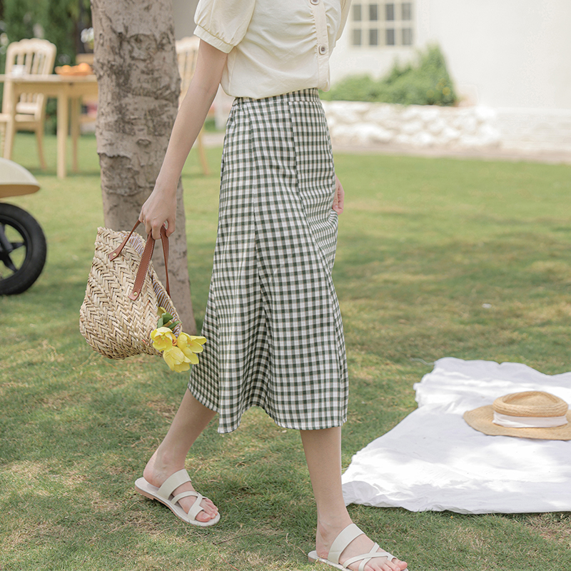 Actual shot of 2024 new summer style fresh and slim A-line plaid skirt knee-length mid-length skirt