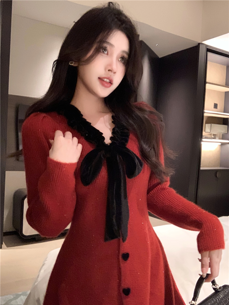 Actual shot of New Year's shirt, small fragrant style, red bow, gentle design, knitted dress, female A-line skirt
