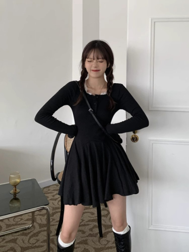 Design niche black slim long-sleeved dress for women in spring small A-line skirt waist slimming skirt