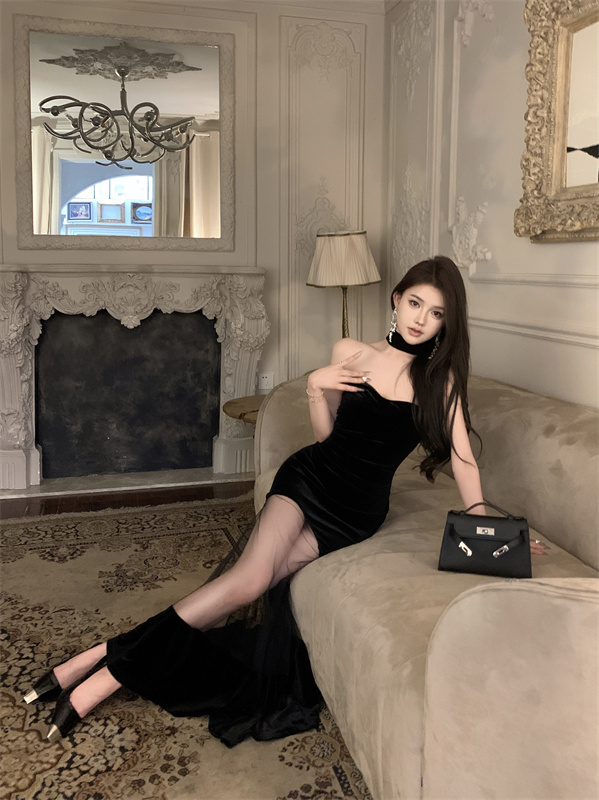 Actual shot of the heroine’s sexy black long skirt and mesh splicing semi-perspective tube top dress