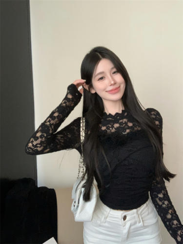 Real shot of half turtleneck lace bottoming shirt with long sleeves and slim fit sexy hollow top