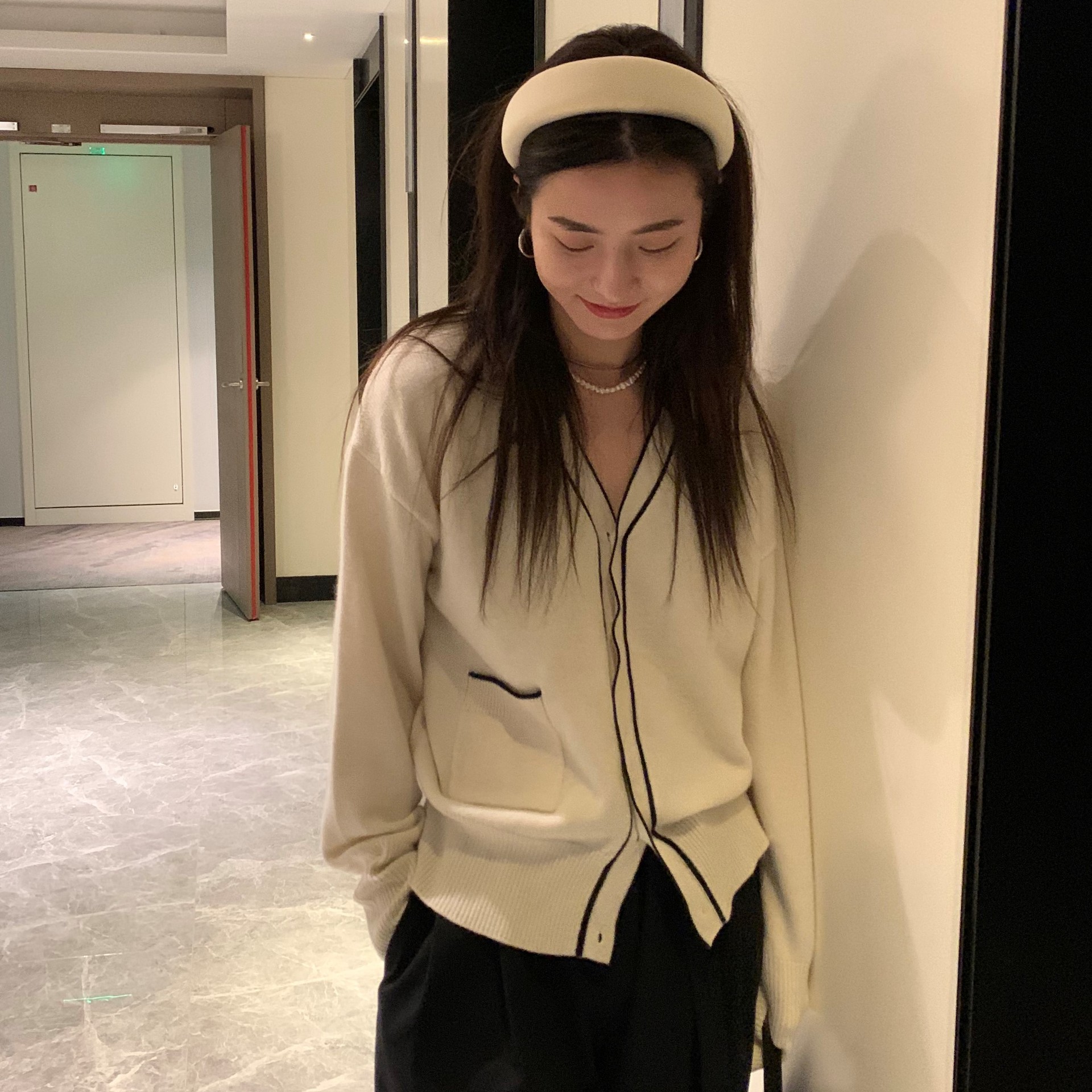 Korean ins style simple line color matching side pocket V-neck knitted cardigan short coat sweater