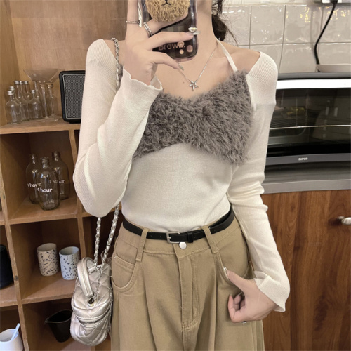 Real shot of sweet and spicy retro style halter neck furry splicing long sleeves slimming bottoming short top T-shirt