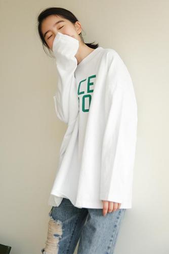 Actual shot of the 2024 spring Korean version of the new Korean loose large size English letter printed long-sleeved bottoming T-shirt