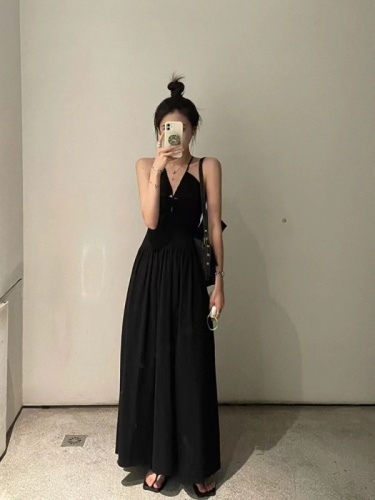 French black suspender backless dress 2024 new summer vacation style chic unique skirt Hepburn style